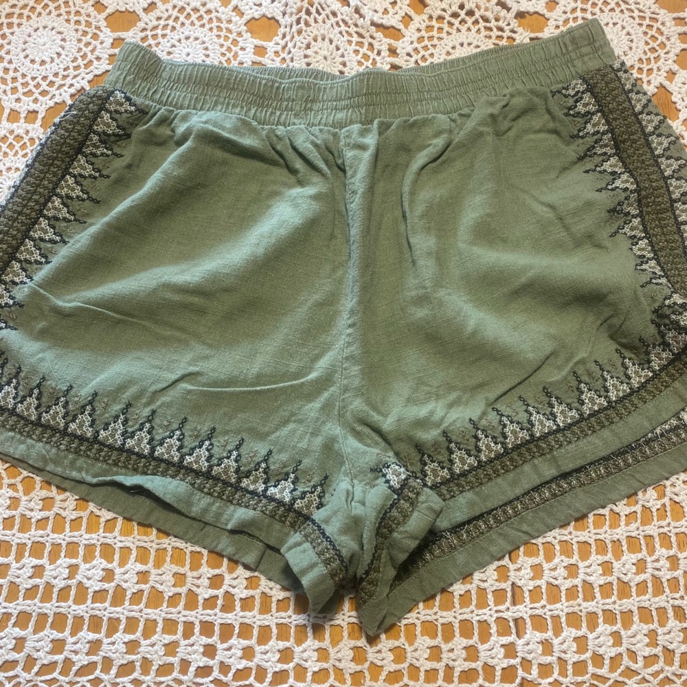 Abercrombie &‎ Fitch Shorts Womens Medium Olive Green Excellent Embroidered Boho